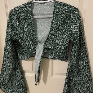 Long sleeve cropped top